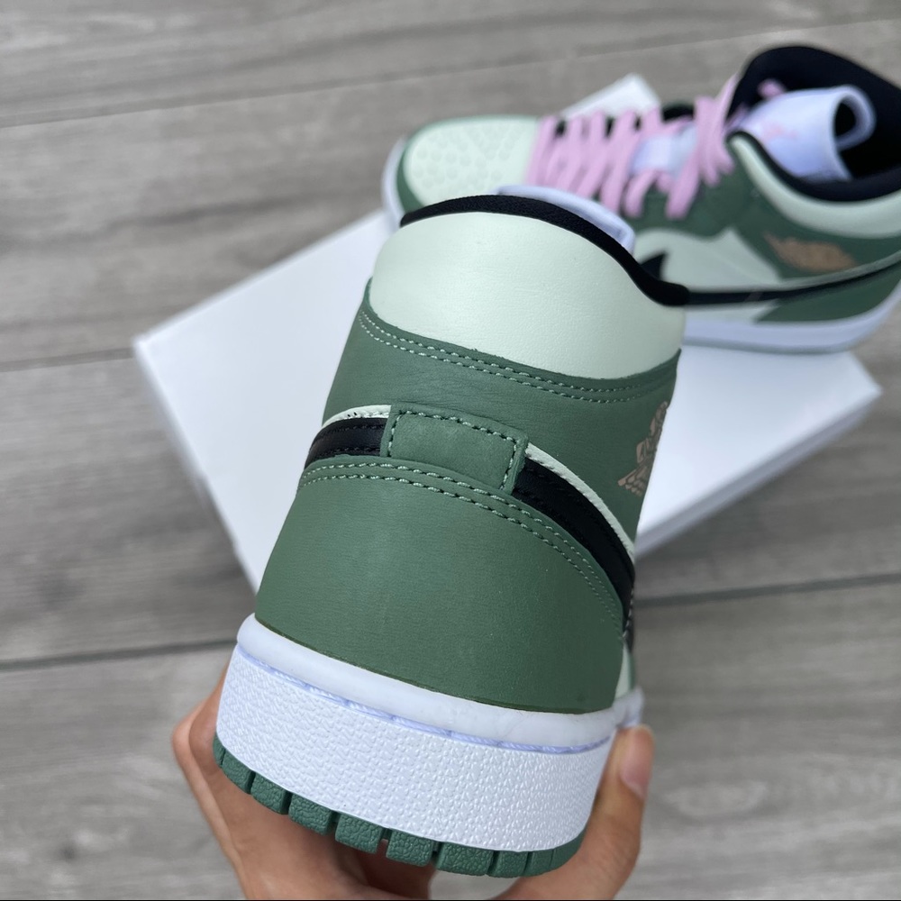Air Jordan 1 Mid Women’s Dutch Green - Picture 5 of 10